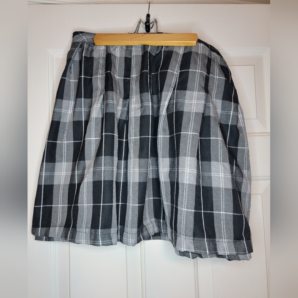 Rue21+ Plaid Pleated Skirt - Black and Gray